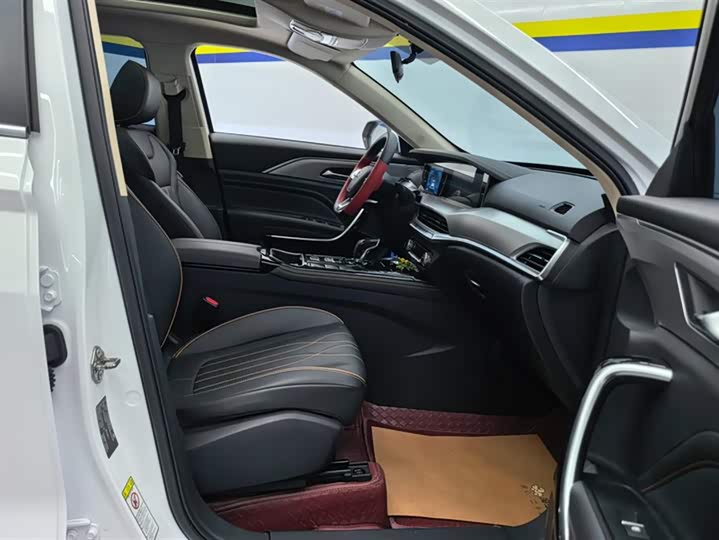 Фото 8 - Bestune T77