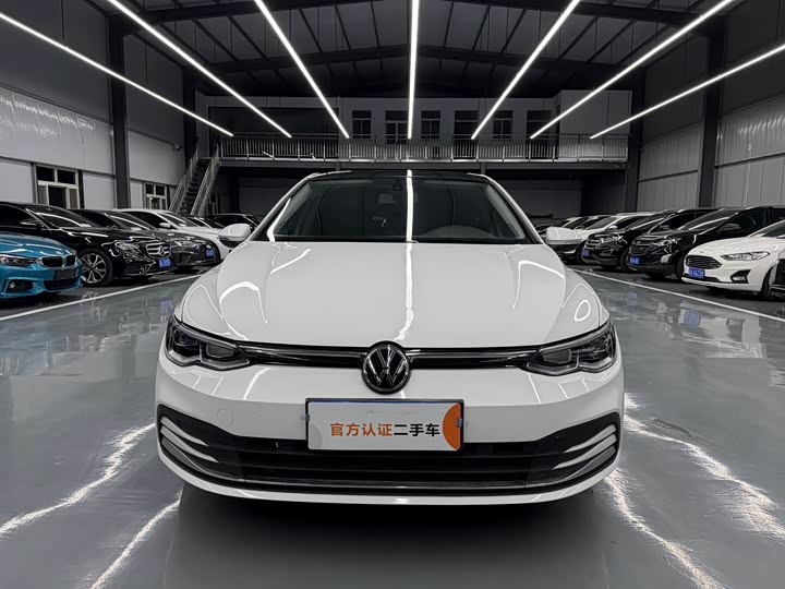 Фото 2 - Volkswagen Golf