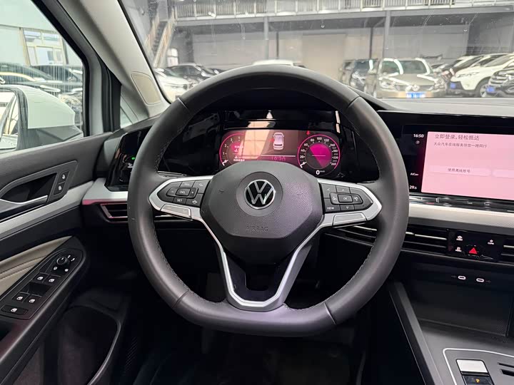 Фото 8 - Volkswagen Golf