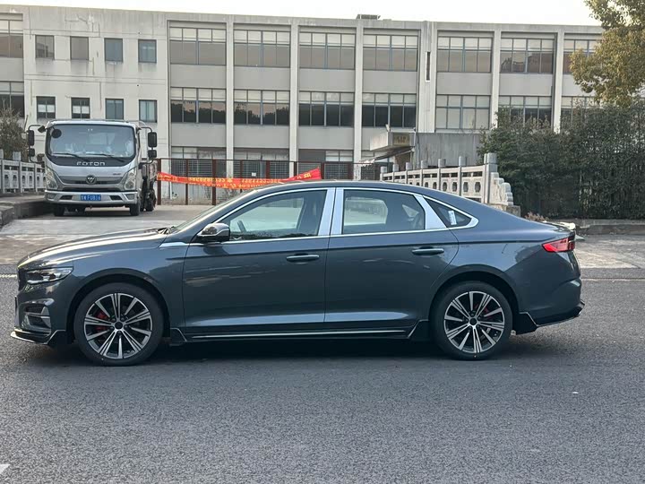 Photo 7 - Geely Preface