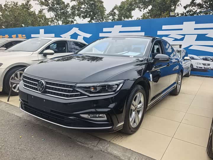 Фото 1 - Volkswagen Magotan