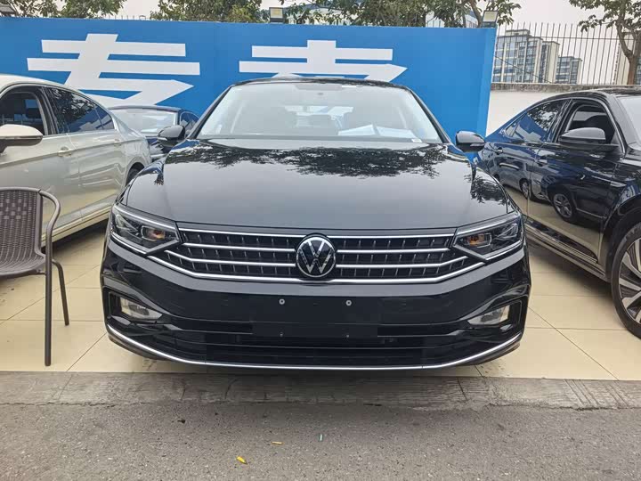 Фото 2 - Volkswagen Magotan