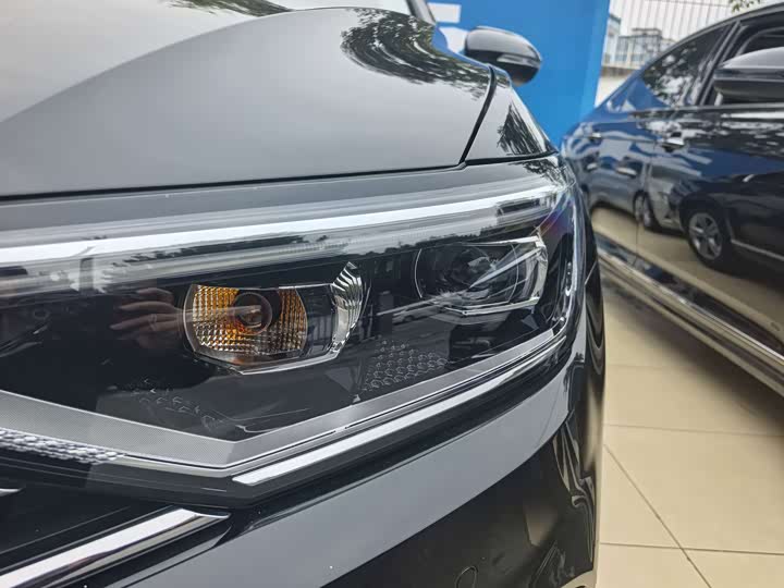 Фото 3 - Volkswagen Magotan