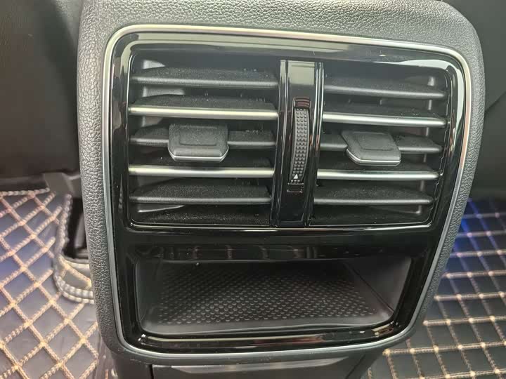 Фото 8 - Volkswagen Magotan