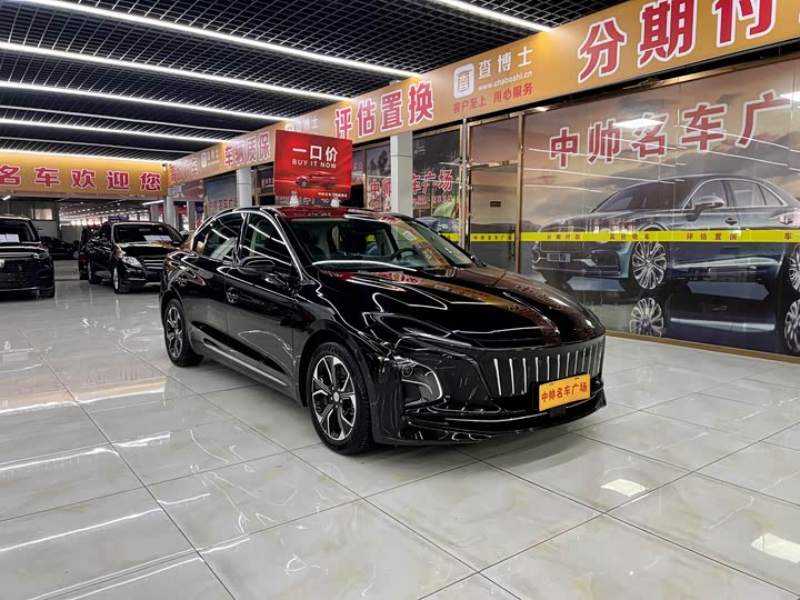 Фото 3 - Hongqi E-QM5