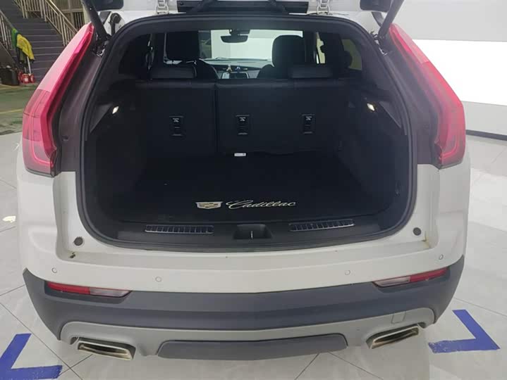 Фото 4 - Cadillac XT4