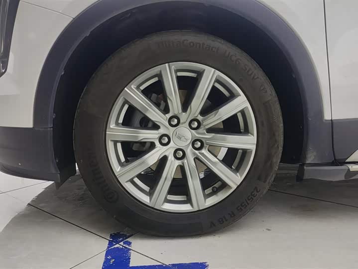 Фото 6 - Cadillac XT4