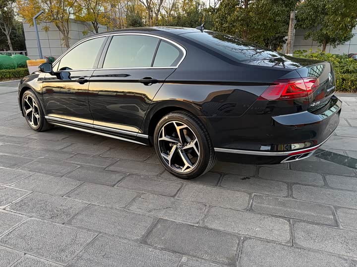 Фото 3 - Volkswagen Magotan