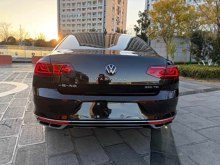 Фото 5 - Volkswagen Magotan