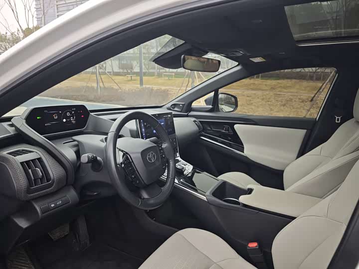 Фото 5 - Toyota bZ4X