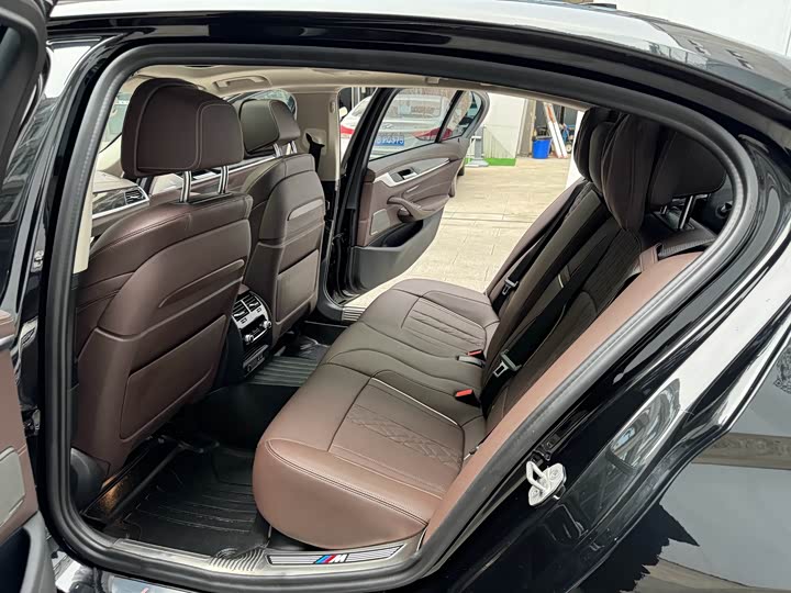 Фото 9 - BMW 5 Series