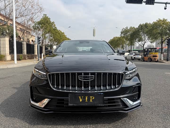 Фото 2 - Geely Preface