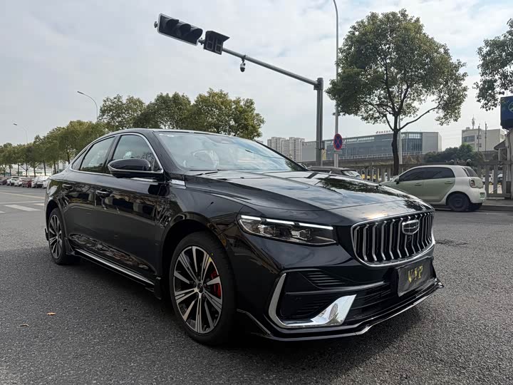 Фото 3 - Geely Preface