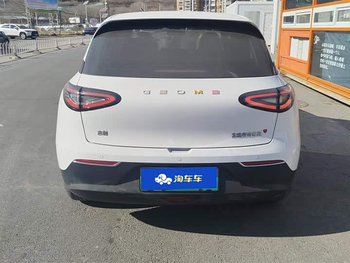 Фото 4 - Geely Galaxy Geome