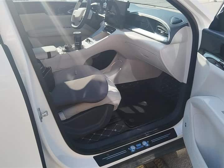 Фото 8 - Geely Galaxy Geome