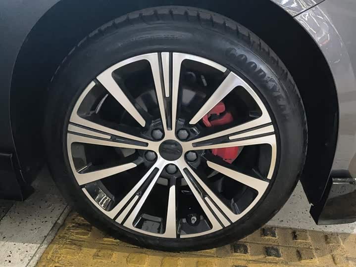 Photo 6 - Geely Preface