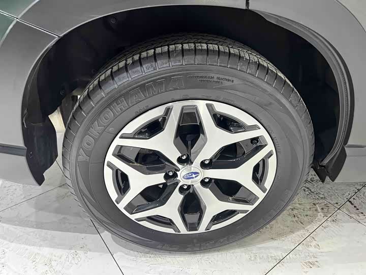 Фото 9 - Subaru Forester