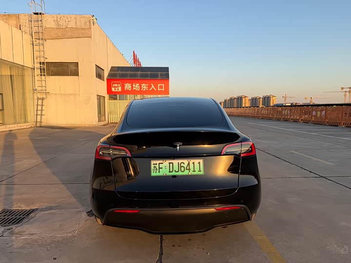 Фото 8 - Tesla Model Y