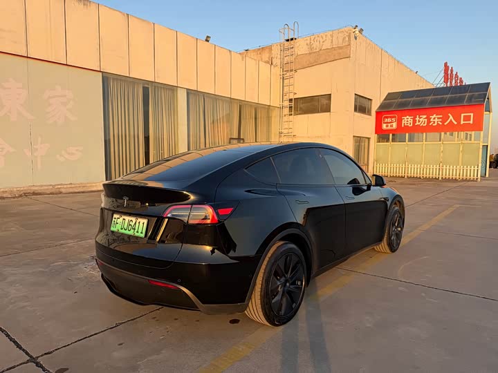 Фото 9 - Tesla Model Y