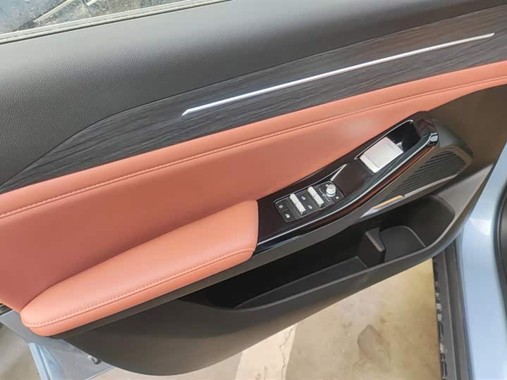 Фото 7 - Geely Galaxy L6