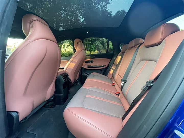 Фото 8 - Nio EC6