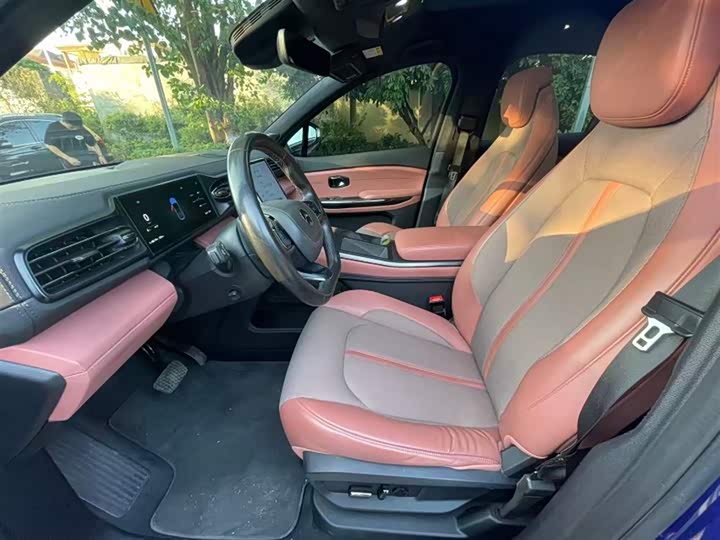 Фото 9 - Nio EC6