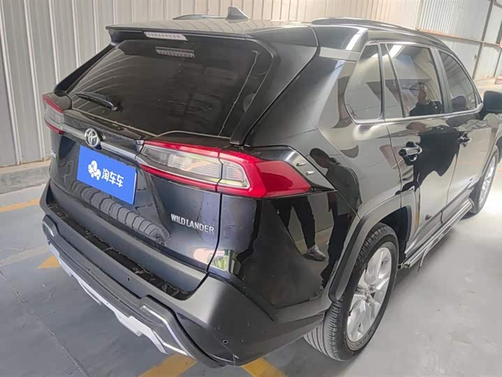 Фото 3 - Toyota Wildlander