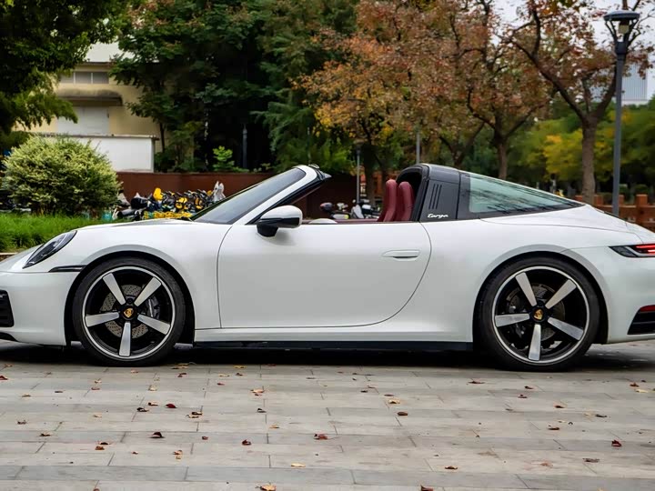 Фото 3 - Porsche 911