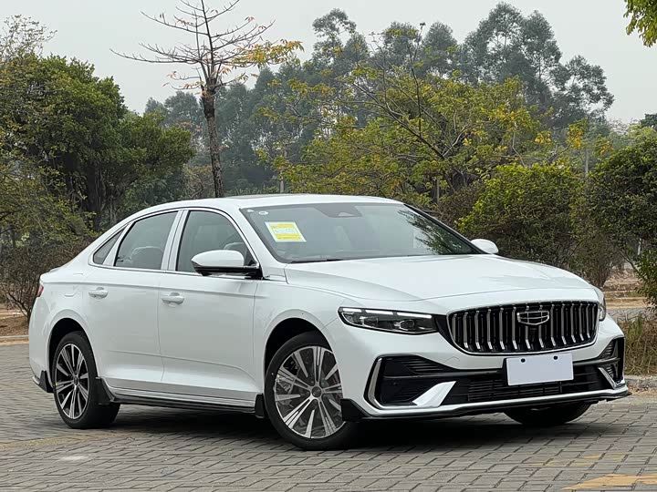 Фото 3 - Geely Preface