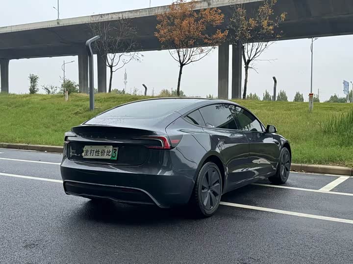 Фото 7 - Tesla Model 3