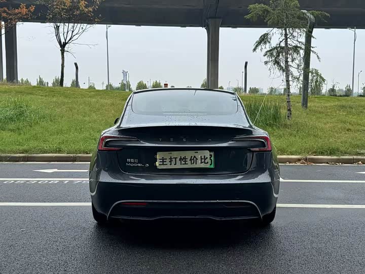 Фото 8 - Tesla Model 3