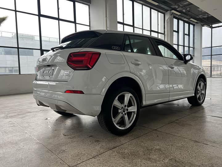 Фото 4 - Audi Q2L