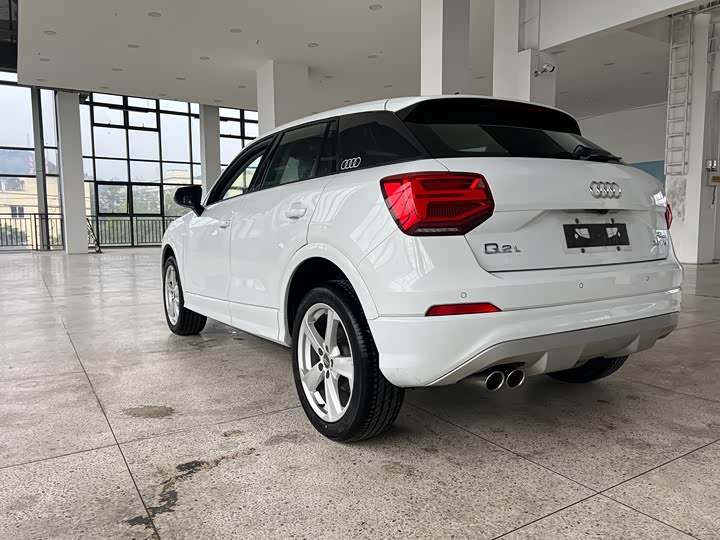 Фото 6 - Audi Q2L