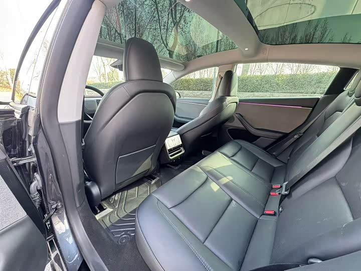 Фото 6 - Tesla Model 3