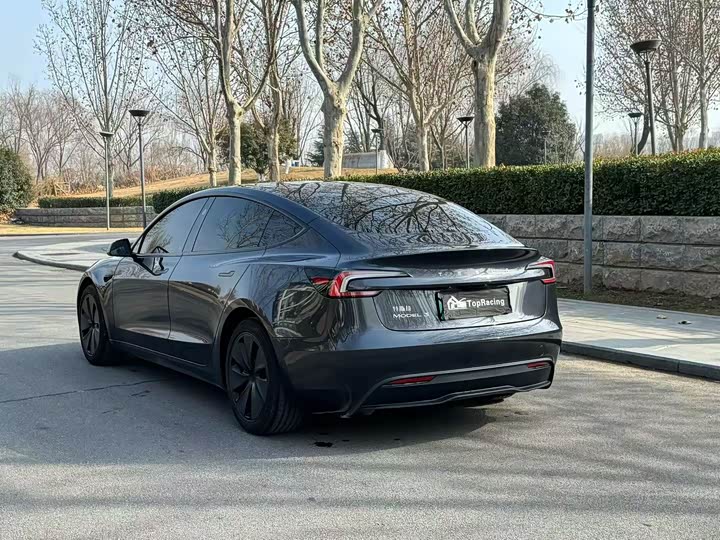 Фото 7 - Tesla Model 3