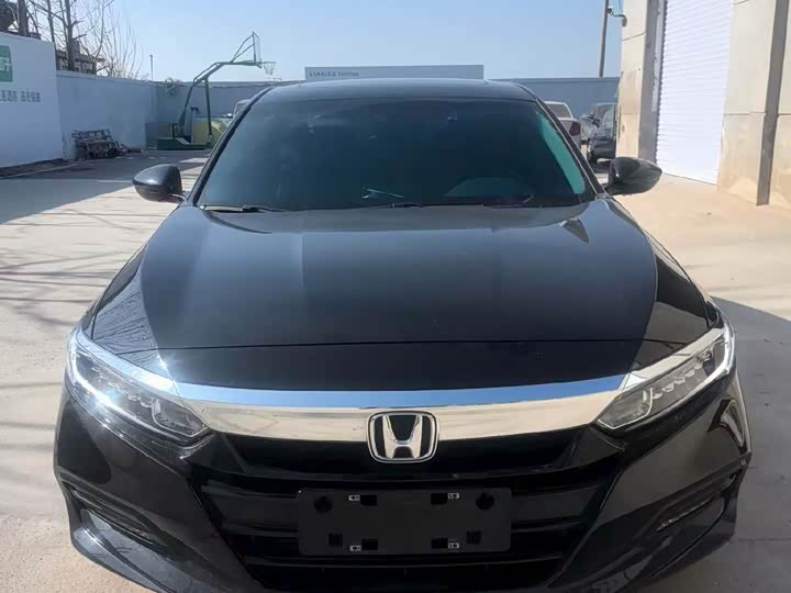 Фото 2 - Honda Accord