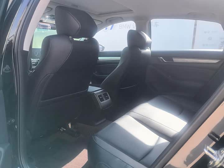 Фото 6 - Honda Accord