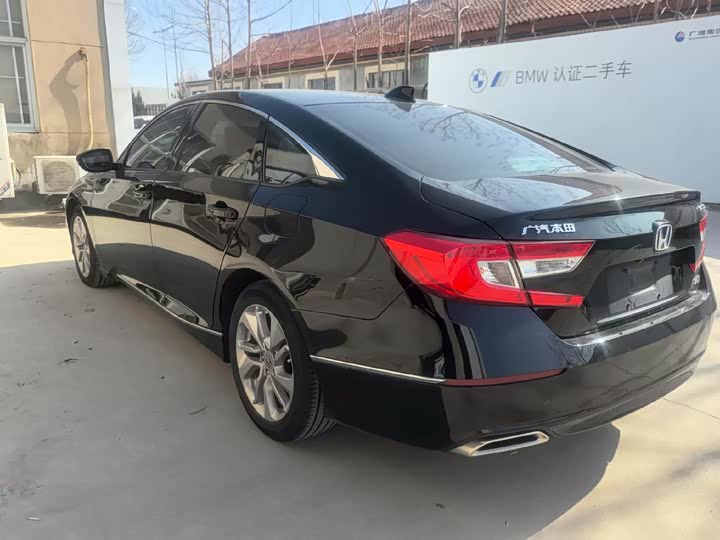 Фото 7 - Honda Accord