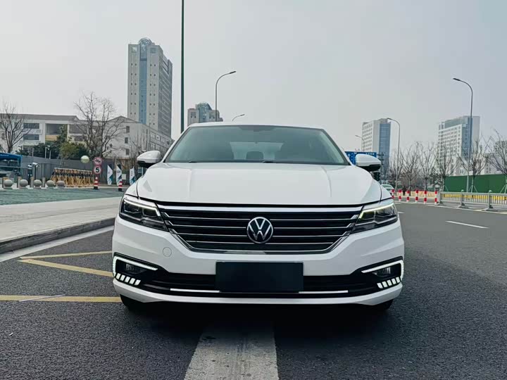 Фото 2 - Volkswagen Lavida