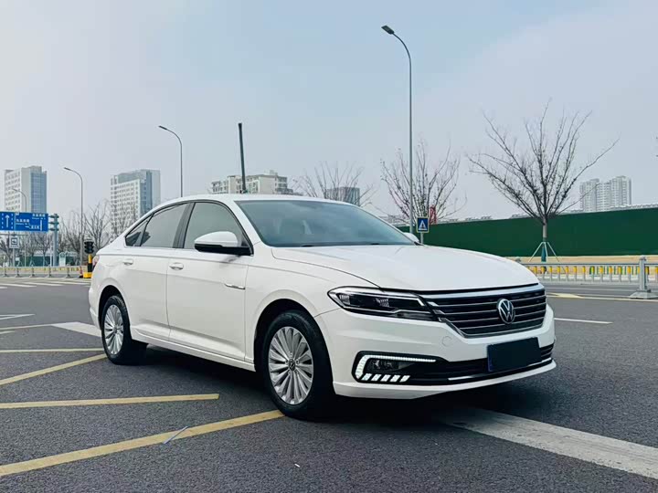 Фото 3 - Volkswagen Lavida