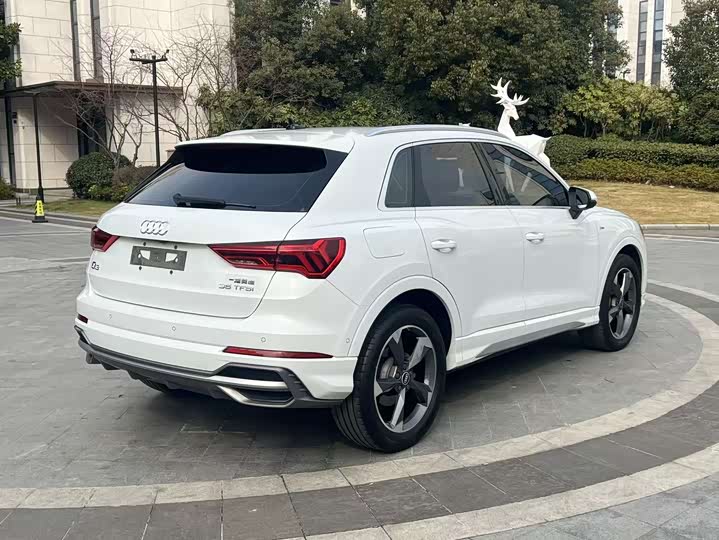 Фото 6 - Audi Q3