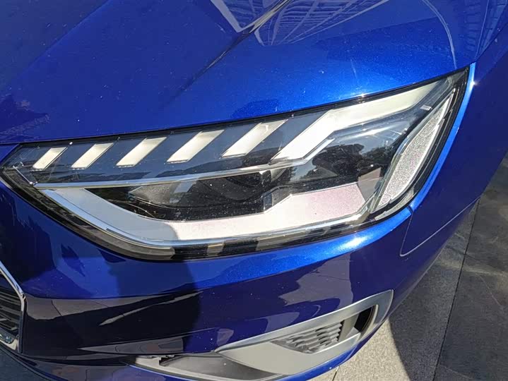 Фото 5 - Audi A4L