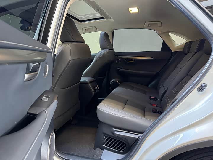 Фото 7 - Lexus NX