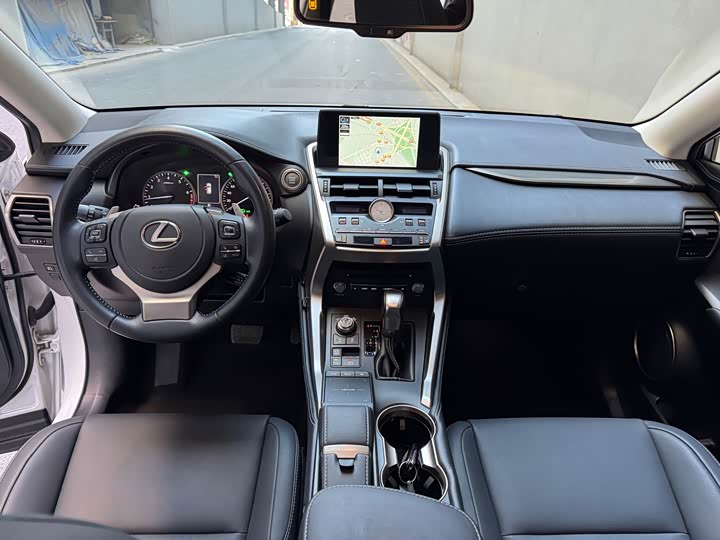 Фото 8 - Lexus NX