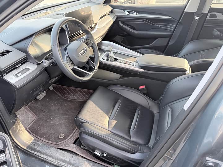 Фото 4 - Geely Preface