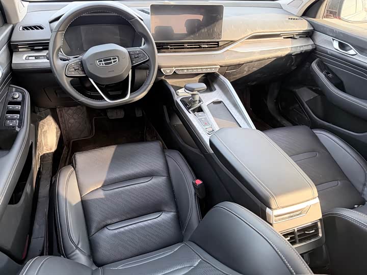 Фото 6 - Geely Preface