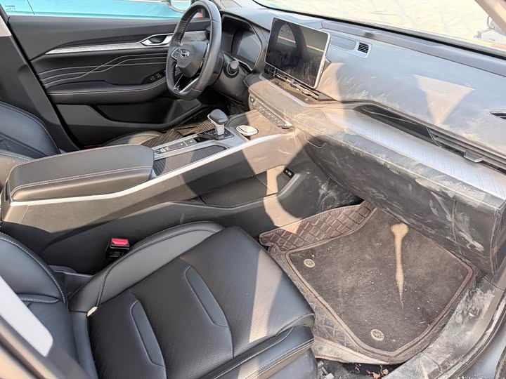 Фото 7 - Geely Preface