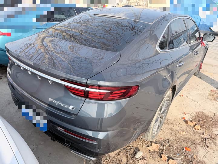 Фото 8 - Geely Preface