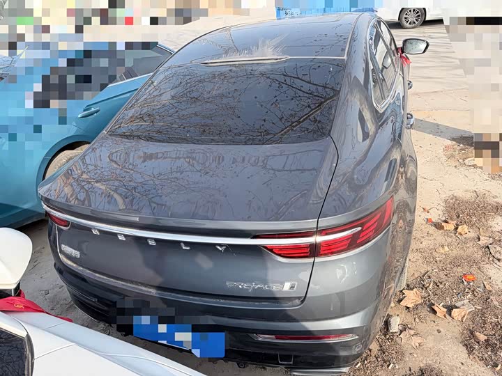 Фото 9 - Geely Preface