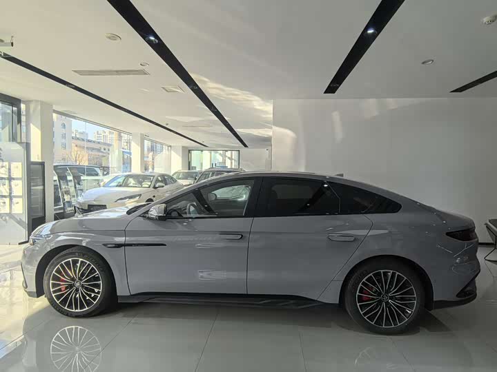 Фото 2 - BYD Han